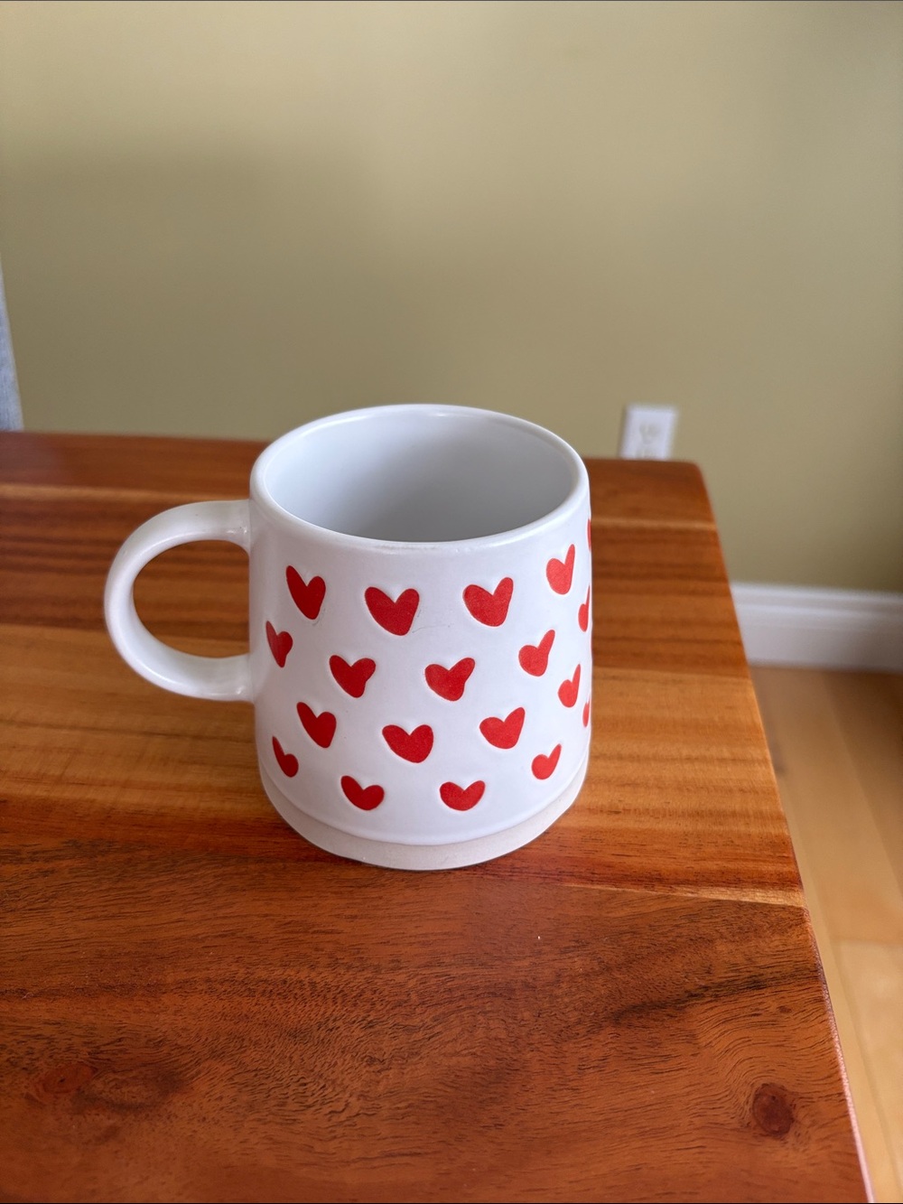 3/$10 White Ceramic Mug with Red Heart Pattern - Home Dining. NWOT